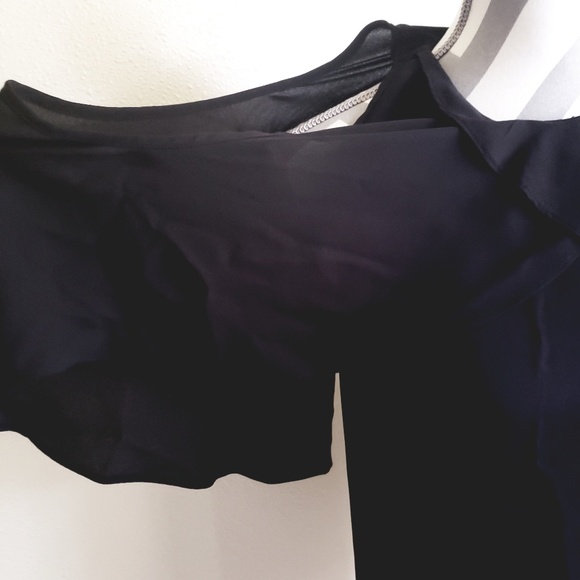 NWT Vince Camuto Faux Wrap Top - Picture 2 of 6